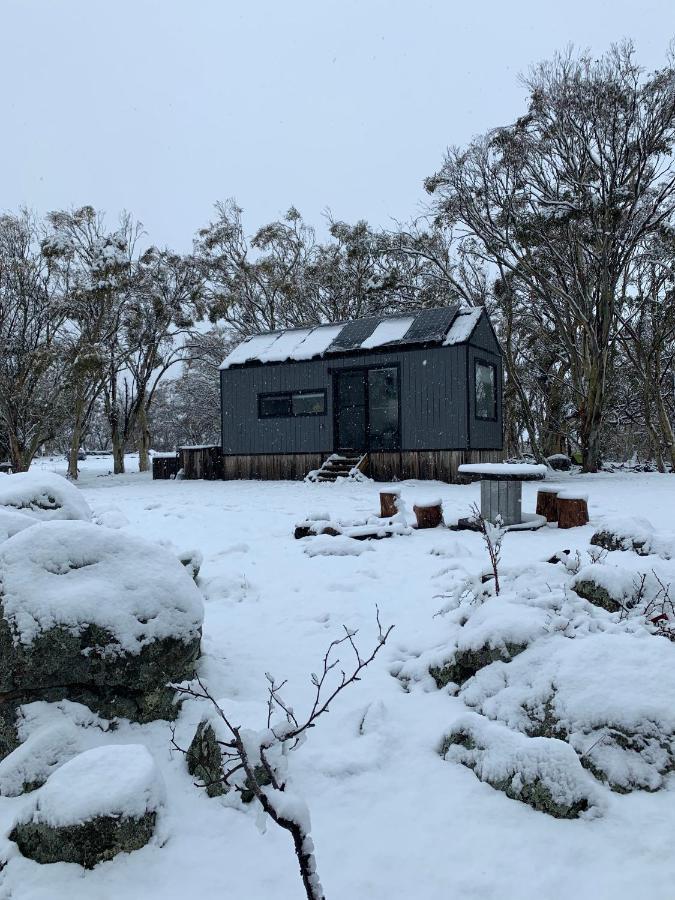Big Yard Escapes - Two Off-Grid Tiny Houses On The Mowamba River Jindabyne Buitenkant foto