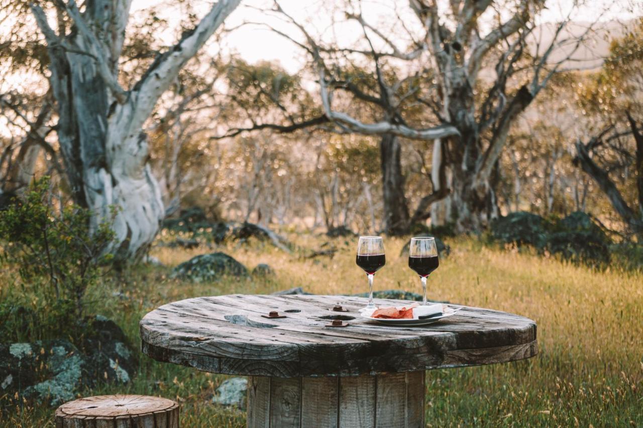 Big Yard Escapes - Two Off-Grid Tiny Houses On The Mowamba River Jindabyne Buitenkant foto