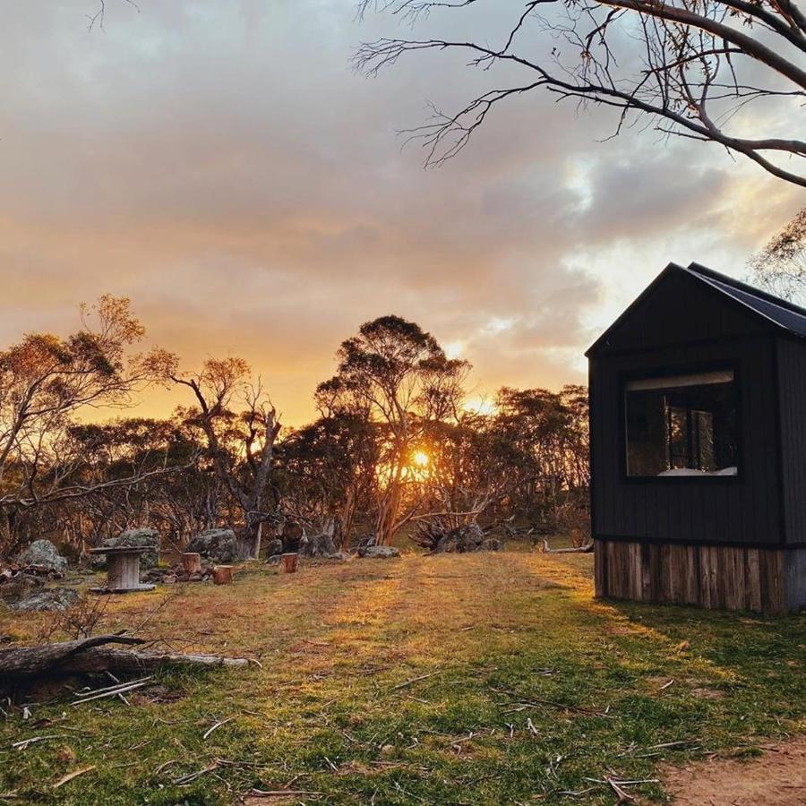 Big Yard Escapes - Two Off-Grid Tiny Houses On The Mowamba River Jindabyne Buitenkant foto