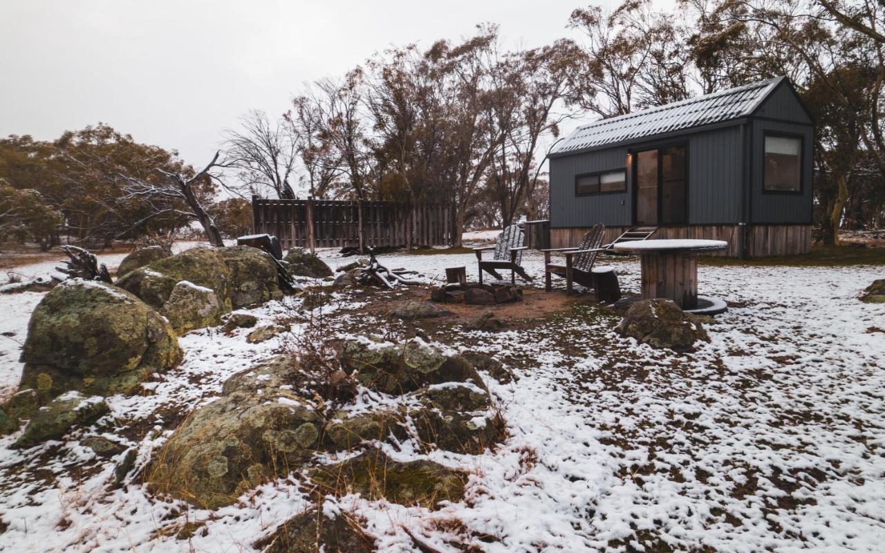 Big Yard Escapes - Two Off-Grid Tiny Houses On The Mowamba River Jindabyne Buitenkant foto