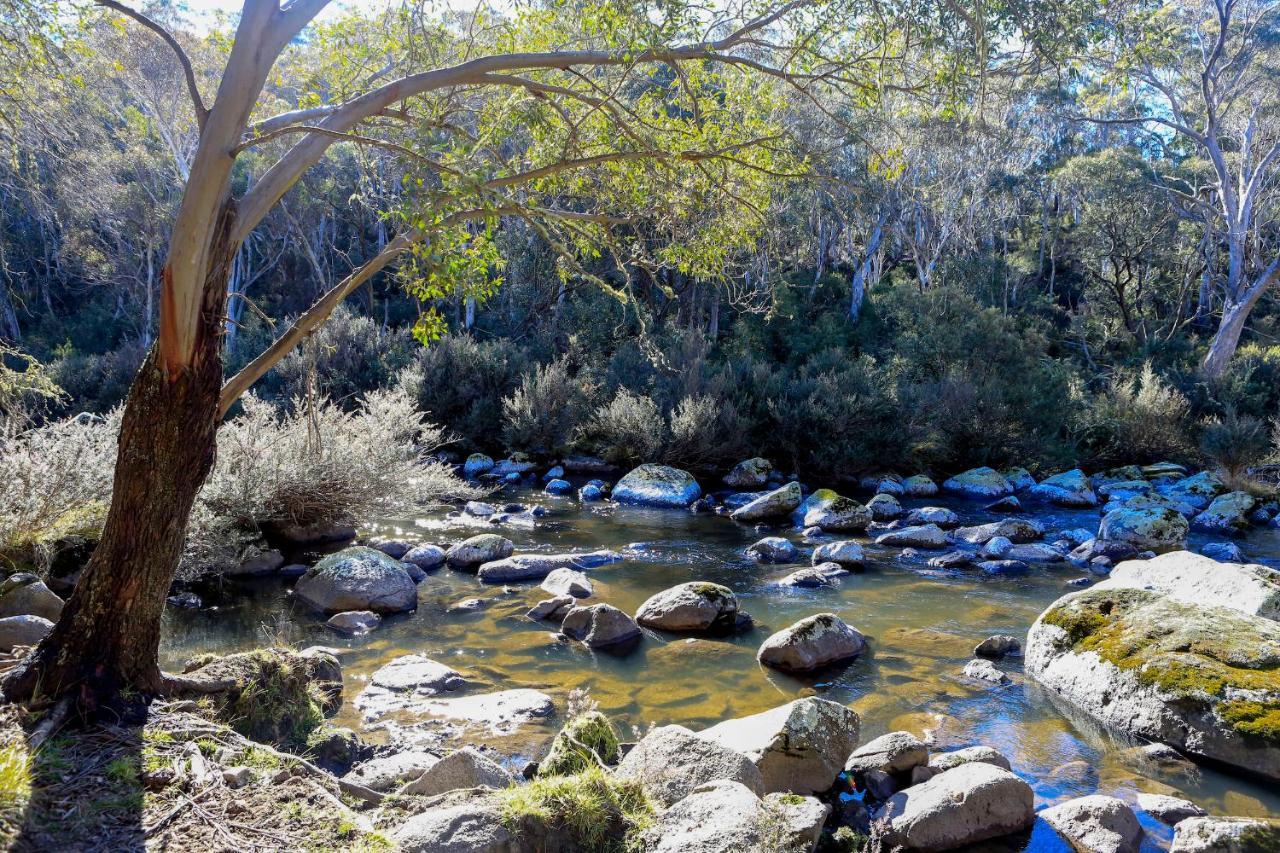 Big Yard Escapes - Two Off-Grid Tiny Houses On The Mowamba River Jindabyne Buitenkant foto