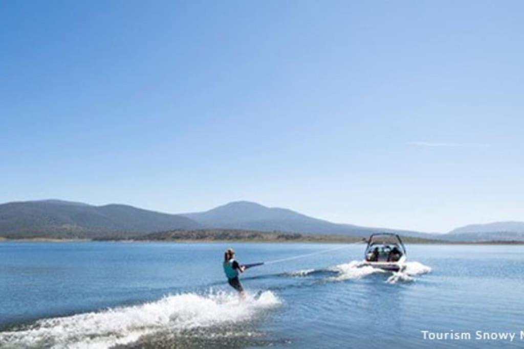 Big Yard Escapes - Two Off-Grid Tiny Houses On The Mowamba River Jindabyne Buitenkant foto