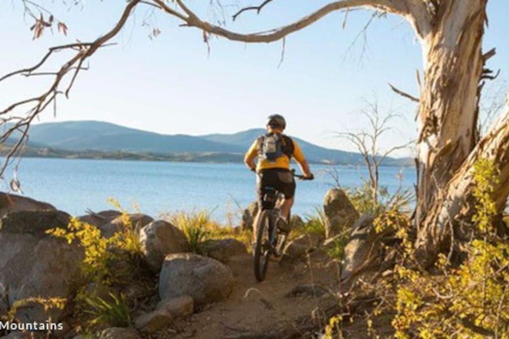 Big Yard Escapes - Two Off-Grid Tiny Houses On The Mowamba River Jindabyne Buitenkant foto