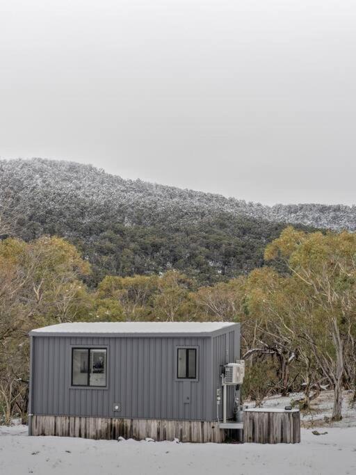 Big Yard Escapes - Two Off-Grid Tiny Houses On The Mowamba River Jindabyne Buitenkant foto