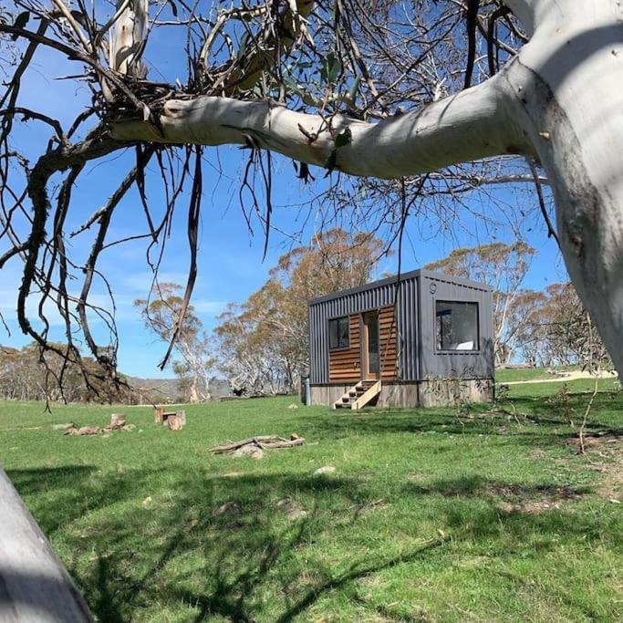 Big Yard Escapes - Two Off-Grid Tiny Houses On The Mowamba River Jindabyne Buitenkant foto
