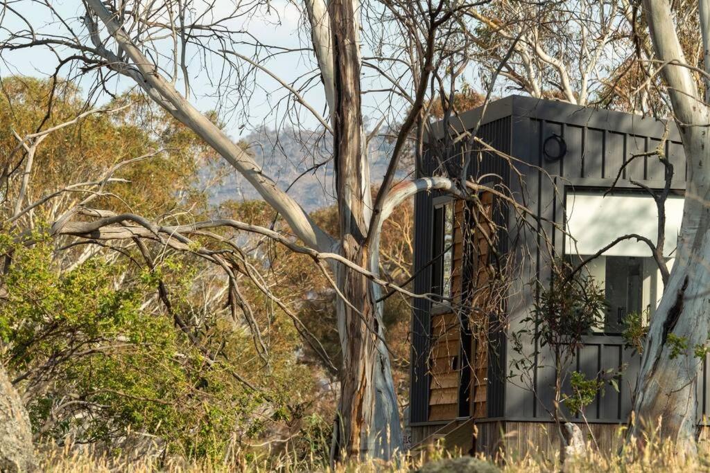 Big Yard Escapes - Two Off-Grid Tiny Houses On The Mowamba River Jindabyne Buitenkant foto