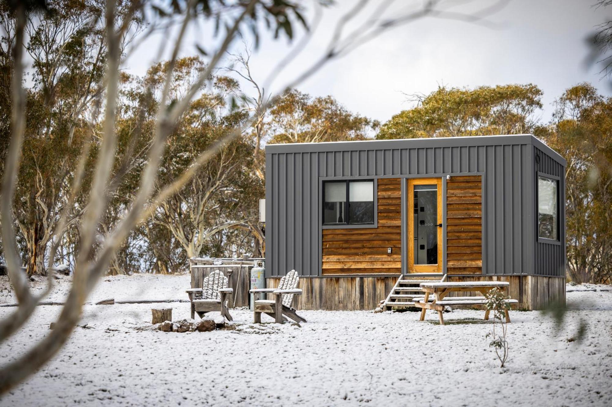 Big Yard Escapes - Two Off-Grid Tiny Houses On The Mowamba River Jindabyne Buitenkant foto